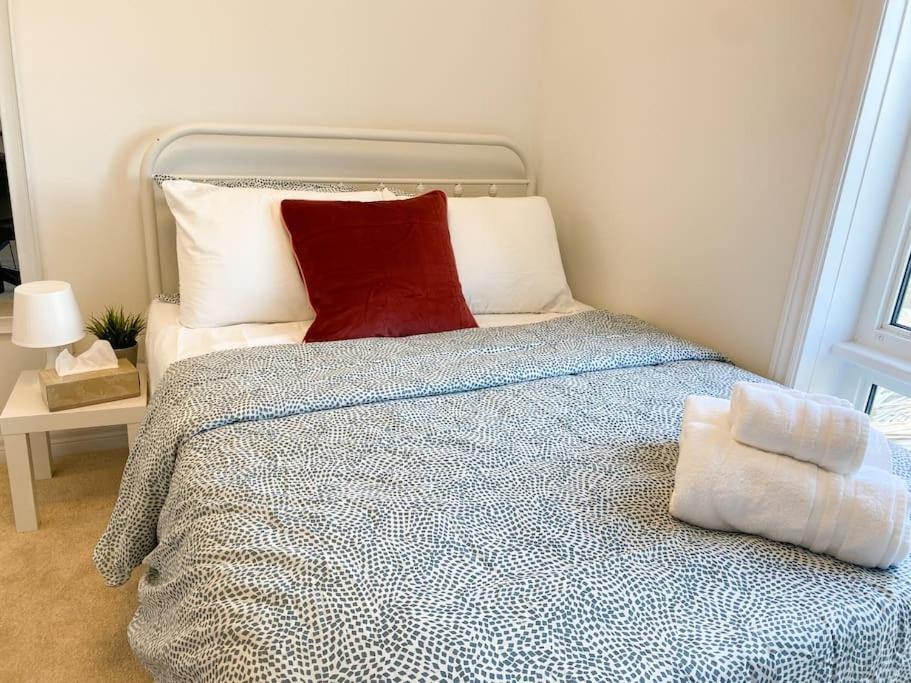 Elegant Rooms In Shared Townhouse Next To Beach Вітбі Екстер'єр фото